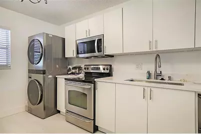 2850  Forest Hills Blvd, Unit #316, Coral Springs, FL 33065 - Photo 8