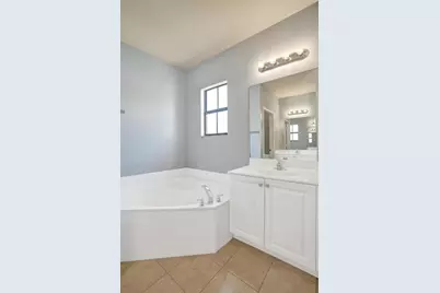 6105  Grand Cypress Cir, Coconut Creek, FL 33073 - Photo 24