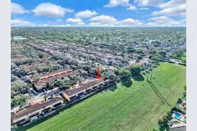 251 W Forest Oak Cir, Davie, FL 33325 - Photo 32