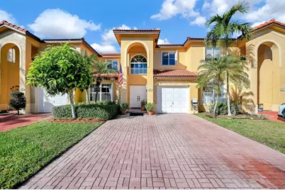 251 W Forest Oak Cir, Davie, FL 33325 - Photo 1