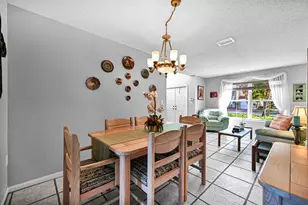 251 W Forest Oak Cir, Davie, FL 33325 - Photo 14