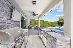 1120 Wandering Willow Wy, Loxahatchee, FL 33470 - Photo 16