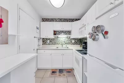 3020 NE 16th Ave, Unit #105, Oakland Park, FL 33334 - Photo 12