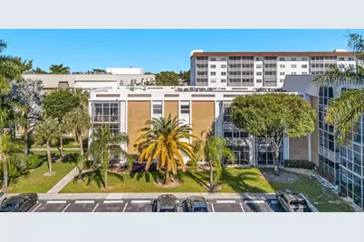 3020 NE 16th Ave, Unit #105, Oakland Park, FL 33334 - Photo 4