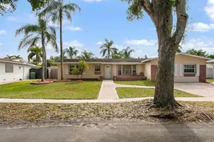 10430 NW 19th St, Pembroke Pines, FL 33026 - Photo 2