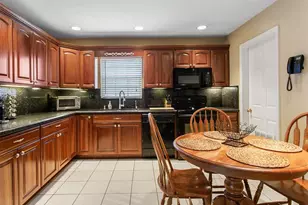 10430 NW 19th St, Pembroke Pines, FL 33026 - Photo 12