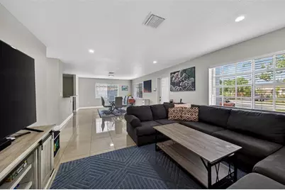 348 NW 40th Ct, Oakland Park, FL 33309 - Photo 4