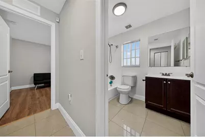 348 NW 40th Ct, Oakland Park, FL 33309 - Photo 24