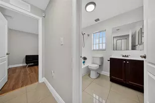 348 NW 40th Ct, Oakland Park, FL 33309 - Photo 24