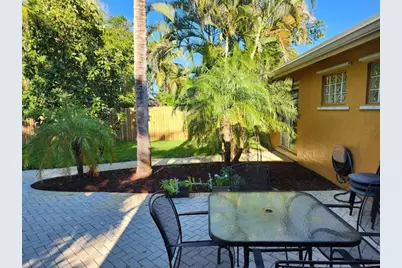 765 E Dayton Cir, Fort Lauderdale, FL 33312 - Photo 4
