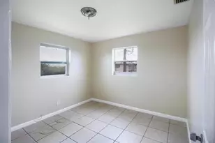 2601 Creekside Dr, Fort Pierce, FL 34981 - Photo 12