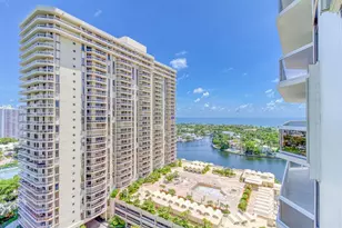 20185 E Country Club Dr, Miami, FL 33180 - Photo 4