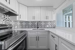 1951 NE 51st St, Fort Lauderdale, FL 33308 - Photo 6