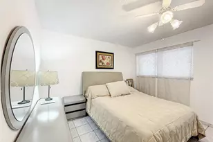 815 SW 10th Terrace, Hallandale Beach, FL 33009 - Photo 12