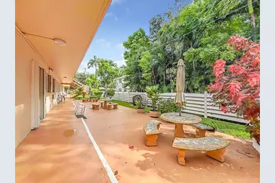 815 SW 10th Ter, Unit #18V, Hallandale Beach, FL 33009 - Photo 16