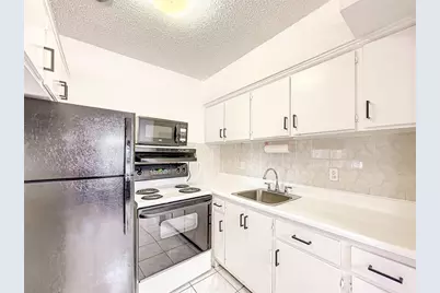 815 SW 10th Ter, Unit #18V, Hallandale Beach, FL 33009 - Photo 8