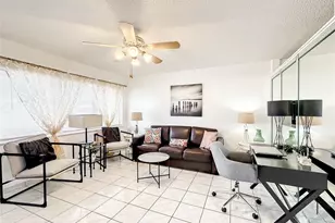 815 SW 10th Terrace, Hallandale Beach, FL 33009 - Photo 2