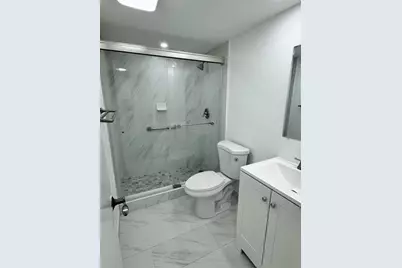 3980  Oaks Clubhouse Dr, Unit #405, Pompano Beach, FL 33069 - Photo 12