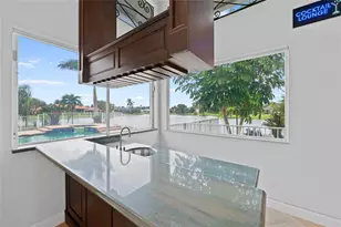 10203 NW 50th Pl, Coral Springs, FL 33076 - Photo 22