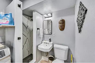 111 NE 46th St, Oakland Park, FL 33334 - Photo 24