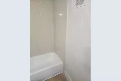 2436 NW 39th Way, Lauderdale Lakes, FL 33311 - Photo 4