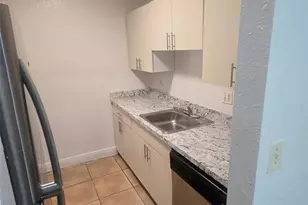 2436 NW 39th Wy, Lauderdale Lakes, FL 33311 - Photo 8