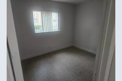 2436 NW 39th Way, Lauderdale Lakes, FL 33311 - Photo 6