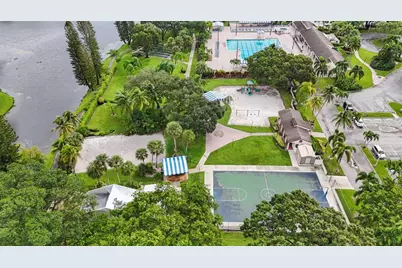 4498  Carambola Cir, Unit #27303, Pompano Beach, FL 33066 - Photo 48