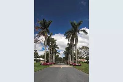 3800  Oaks Clubhouse Dr, Unit #201, Pompano Beach, FL 33069 - Photo 2