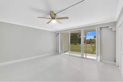 3800  Oaks Clubhouse Dr, Unit #201, Pompano Beach, FL 33069 - Photo 24