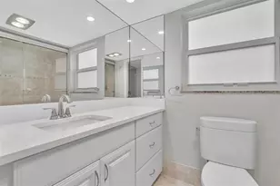 3800 Oaks Clubhouse Dr, Pompano Beach, FL 33069 - Photo 18