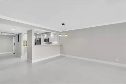 3800  Oaks Clubhouse Dr, Unit #201, Pompano Beach, FL 33069 - Photo 8