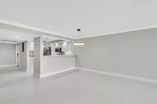 3800 Oaks Clubhouse Dr, Pompano Beach, FL 33069 - Photo 8