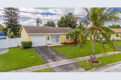 6790 NW 24th Ct, Margate, FL 33063 - Photo 2