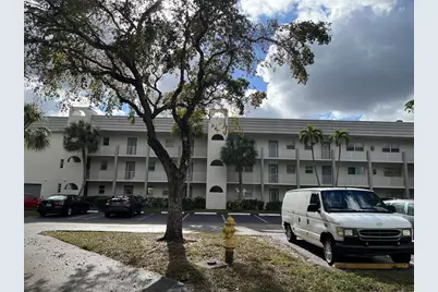 8100  Sunrise Lakes Blvd, Unit #307, Sunrise, FL 33322 - Photo 2