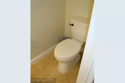 3010 NW 68th St, Unit #102, Fort Lauderdale, FL 33309 - Photo 6