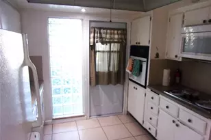 3204 Colony Club Rd, Pompano Beach, FL 33062 - Photo 6
