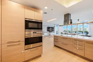 17301 Biscayne Blvd, North Miami Beach, FL 33160 - Photo 20