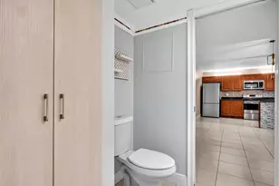 8111 SW 24th St, North Lauderdale, FL 33068 - Photo 18