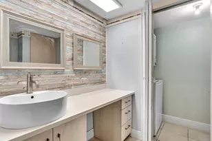 8111 SW 24th St, North Lauderdale, FL 33068 - Photo 16