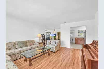 5702 NW 84th Ave, Tamarac, FL 33321 - Photo 8