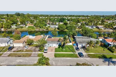 401 NW 39th St, Deerfield Beach, FL 33064 - Photo 2