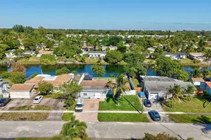 401 NW 39th St, Deerfield Beach, FL 33064 - Photo 2