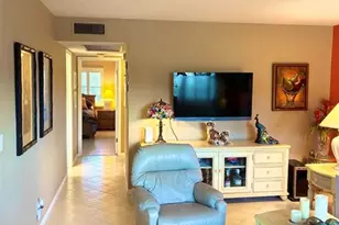 1001 Newport G, Deerfield Beach, FL 33442 - Photo 8