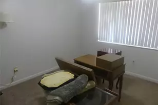 10657 W Clairmont Cir, Tamarac, FL 33321 - Photo 12