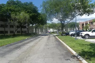 10657 W Clairmont Cir, Tamarac, FL 33321 - Photo 22