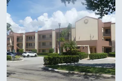 10657 W Clairmont Cir, Unit #306, Tamarac, FL 33321 - Photo 8