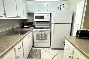 43 Farnham B, Deerfield Beach, FL 33442 - Photo 6