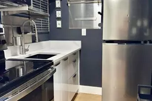 299 SW 7th St, Boca Raton, FL 33432 - Photo 8