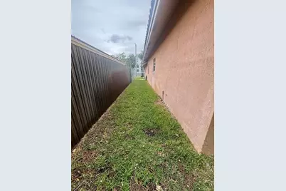 412 NW 10th Ave, Fort Lauderdale, FL 33311 - Photo 12